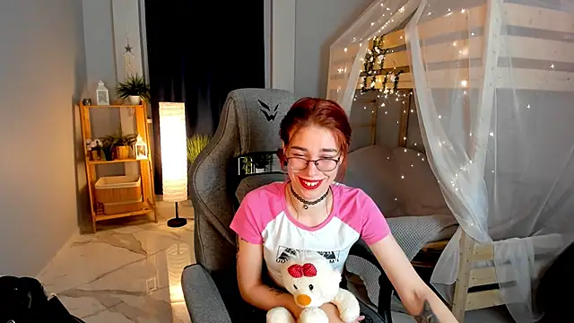 SeraphineDuskryn Adlı Modelin Canlı XXX Sohbeti
