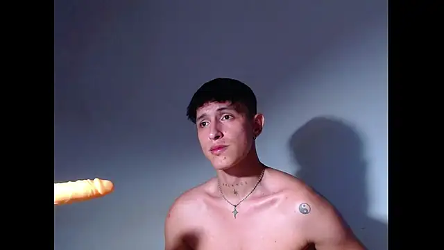 rowanbig XXX чат на живо