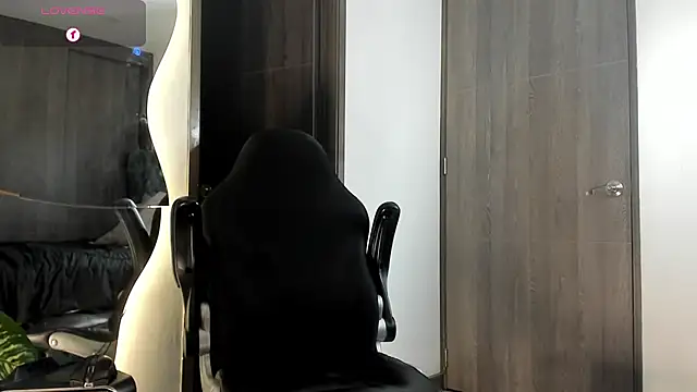 Dimitri_Bass 即時 XXX 聊天