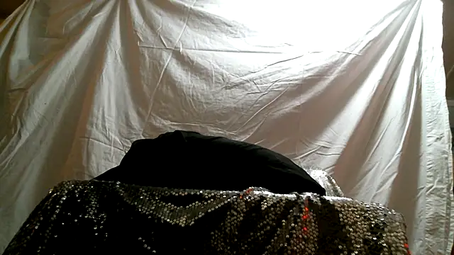 SexyB214 Adlı Modelin Canlı XXX Sohbeti