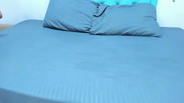 Онлайн чат XXX Charlie_Latino