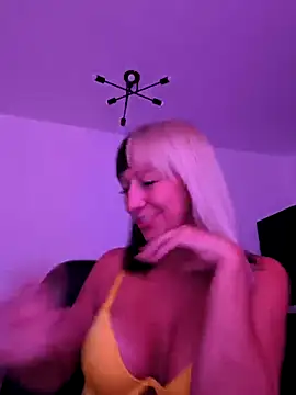 Chat +18 de kendra_peach ao vivo