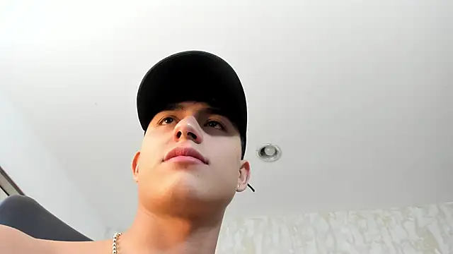 Lander_Cruz 即時 XXX 聊天