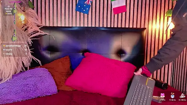 Hiddenhotcaken Live XXX chat