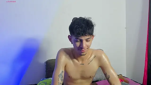 _IanLark Live XXX Chat