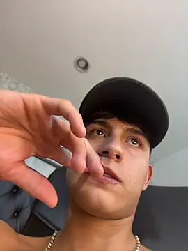 Chat +18 de Lander_Cruz ao vivo