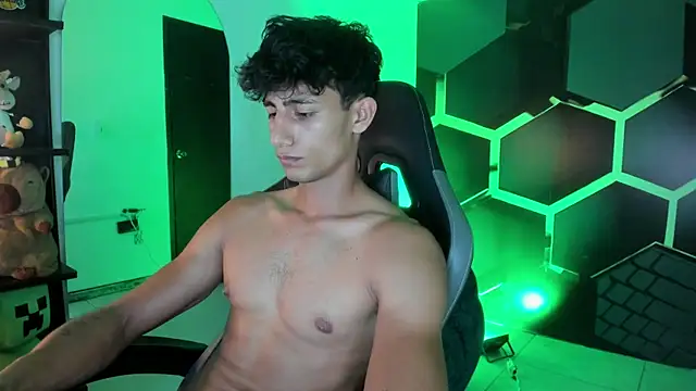 Chatroom XXX en direct de MaxiimoRomano_