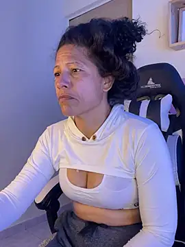 Chat +18 de victorya_milf ao vivo