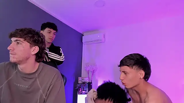 Handsomeboyss19 Webcamshow