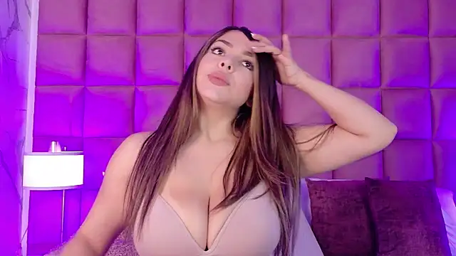 NathyMiller XXX чат на живо