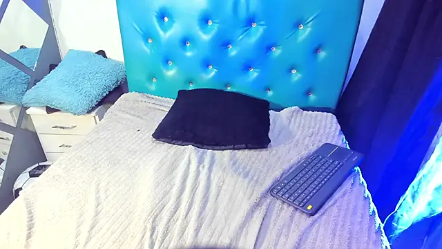 XXX chat uživo modela Blake_dolls