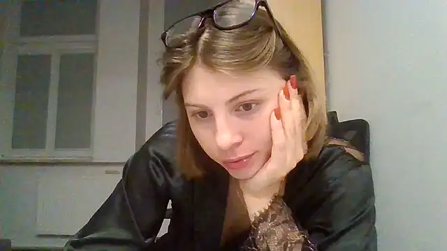 Chat +18 de Devil_Maiden ao vivo