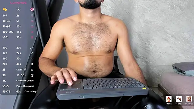 Cupeer-1 Adlı Modelin Canlı XXX Sohbeti