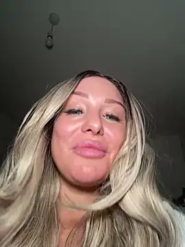 naughtychelseaxox XXX чат на живо