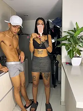 Wild_lovers_ XXX чат на живо