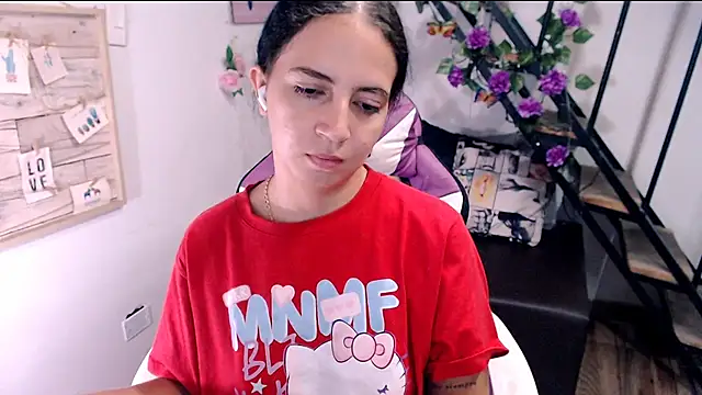 samantha_baby_ Adlı Modelin Canlı XXX Sohbeti