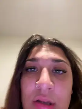 הופעת וובקאם של treasurebabii