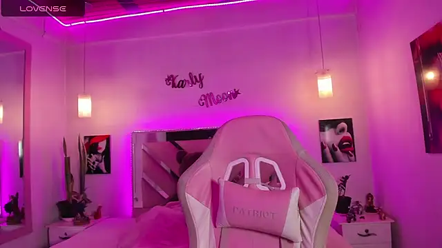 Chat +18 de Karly_moon ao vivo