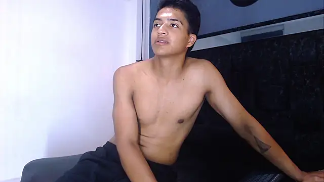 Онлайн чат XXX MaxWyatt_