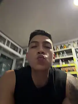 OliverWest04 Live XXX Chat