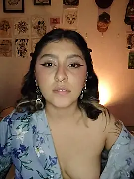 Ateneea_Withe Adlı Modelin Canlı XXX Sohbeti