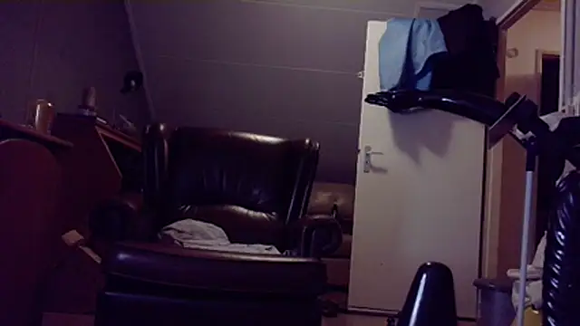 Gigolobigcock24cm live XXX chat