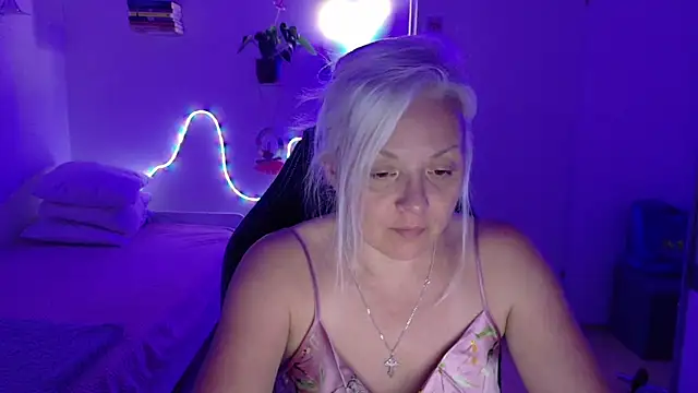 Linsy_Kim Adlı Modelin Canlı XXX Sohbeti