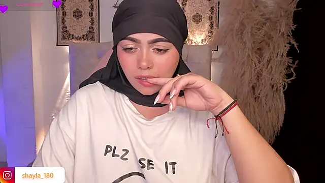 Chat +18 de shayla_18 ao vivo