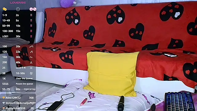 IssaNoirs' Live XXX Chat