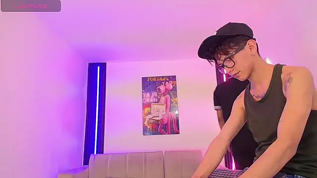 Marcus_and_Tony Live XXX-Chat