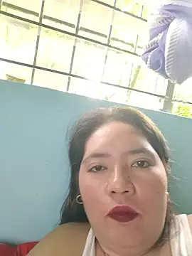 แชท XXX สดของ naughtiestmumknky99