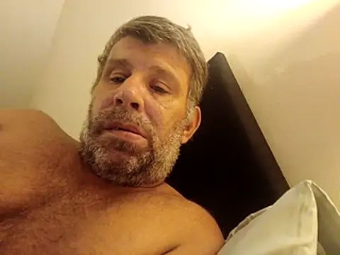stud2512 élő XXX-chatje