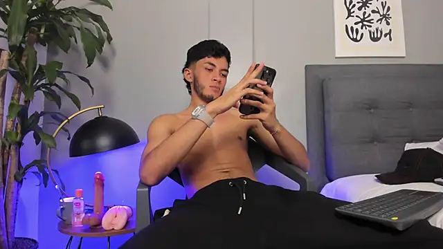 Tylerffoxx 即時 XXX 聊天