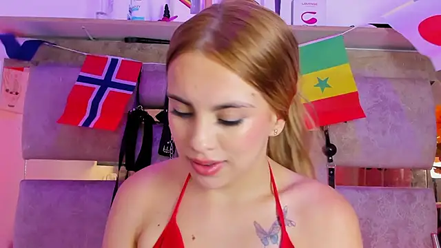 Natasha-Adams' Live XXX Chat