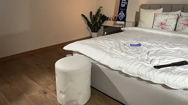 ella_twinkl Adlı Modelin Canlı XXX Sohbeti
