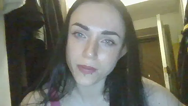 Trinsy_Love XXX чат на живо