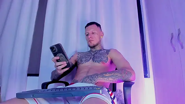 XXX chat uživo modela Kings_Ultimate