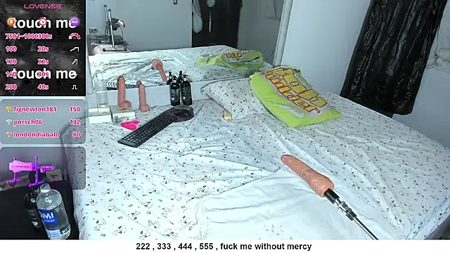 Benjamin_Buster 라이브 XXX 채팅