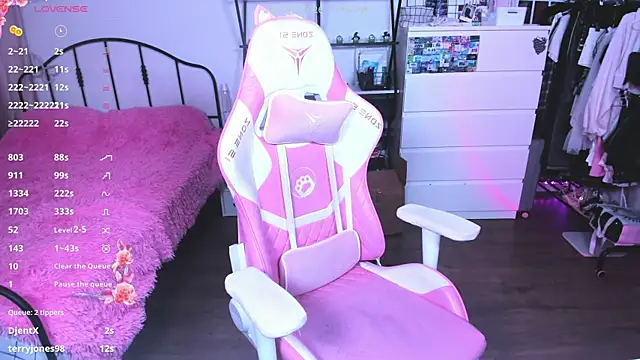 ashleywowmeow's Live XXX Chat