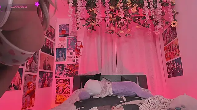 MissCurvyTop Adlı Modelin Canlı XXX Sohbeti