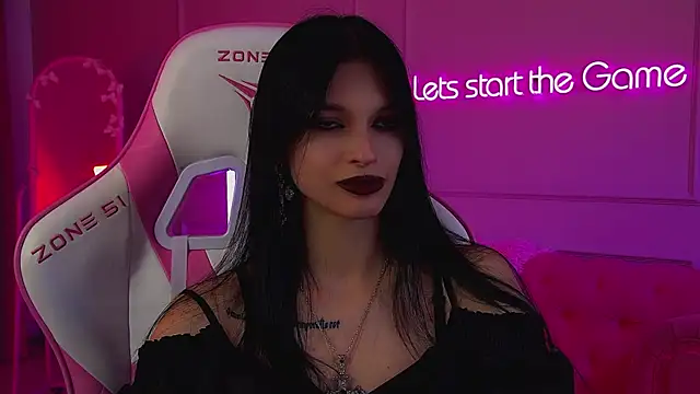 BeverlyMost élő XXX-chatje