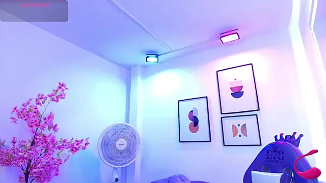 Czat XXX na żywo – Ema_louis_