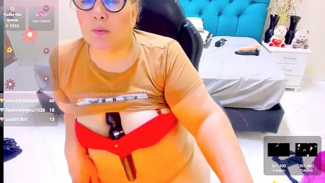 Nayla_Garner's Live XXX Chat