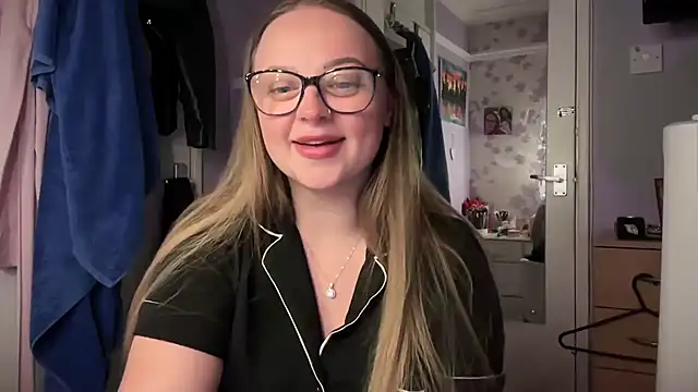 Chat +18 de SexySashaxox ao vivo