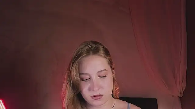 saint_trisha's Live XXX Chat
