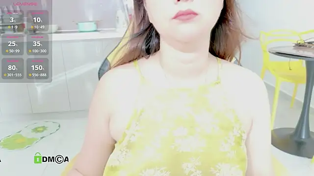 Chat +18 de Clumsy_Girl ao vivo
