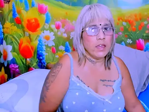 دردشة indianroxy الجنسية المباشرة