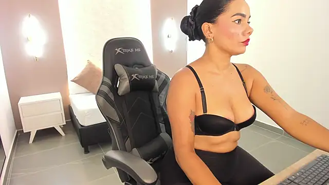 Czat XXX na żywo – dana_daree
