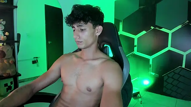 Živý XXX chat MaxiimoRomano_