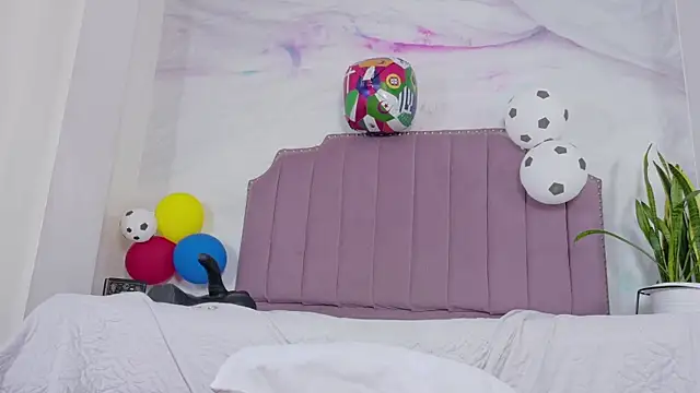 XXX chat uživo modela Shanntal_